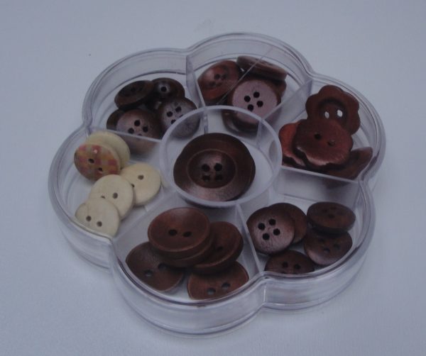 Lot 33 boutons en bois imprimés