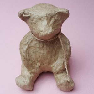 Ours assis en carton 8x7x5cm pour décopatch