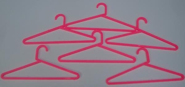 Lot de 6 cintres roses 7,50cm de long sur 3,50cm de haut