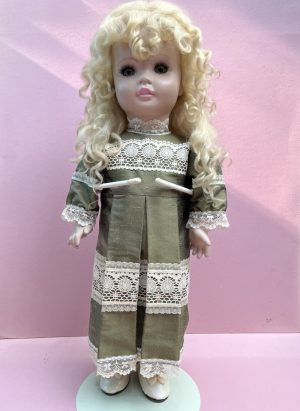 Robe en soie sauvage Made in France pour poupée de 50/55cm